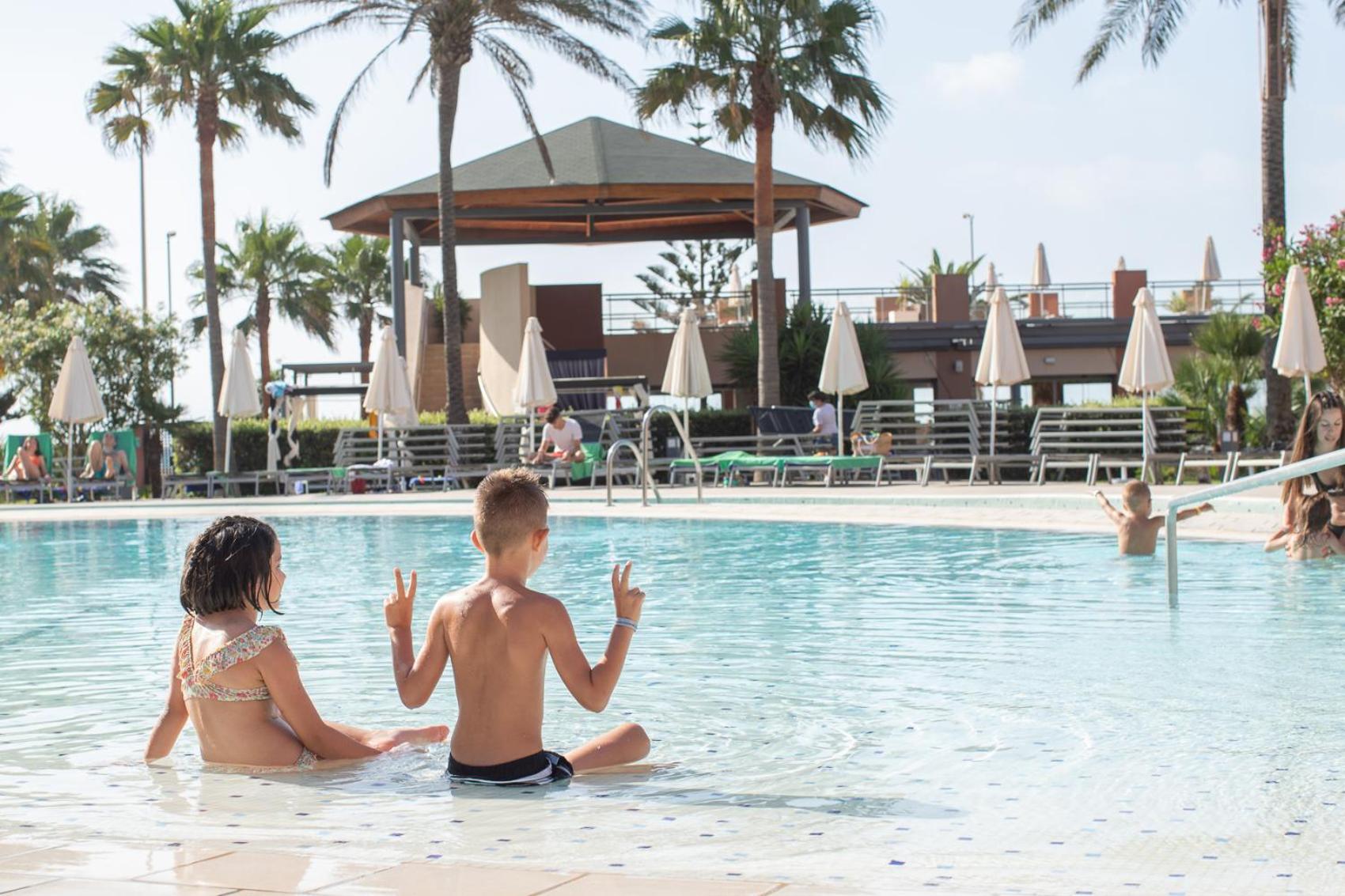 Protur Roquetas Hotel & Spa Roquetas de Mar Ngoại thất bức ảnh